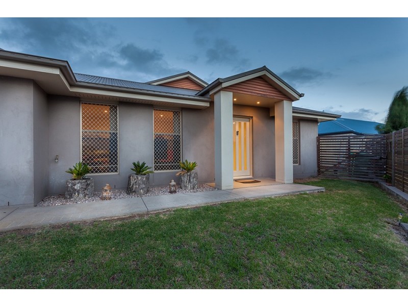 6 Barambah Street, Glenvale QLD 4350