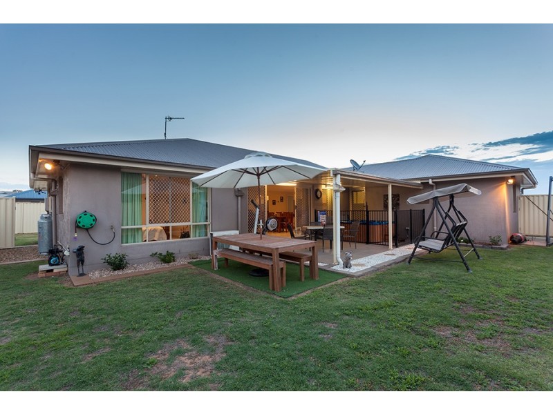 6 Barambah Street, Glenvale QLD 4350