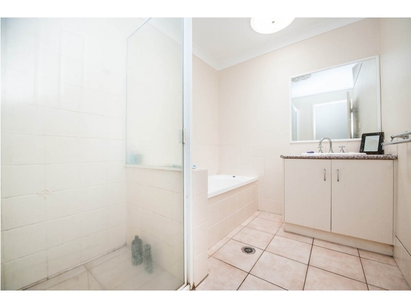 Unit 2/26 Pascoe Lane, Harlaxton QLD 4350
