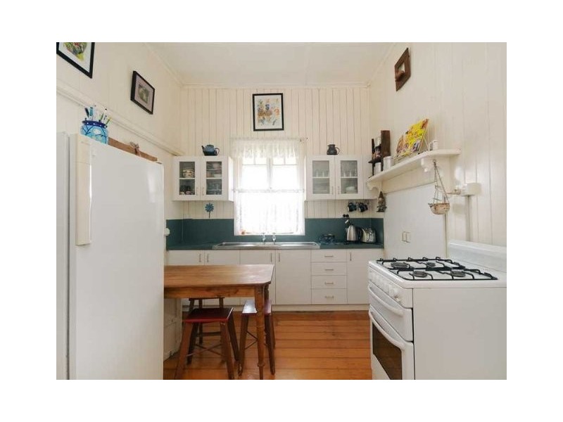 6 Ivory Street, North Toowoomba QLD 4350