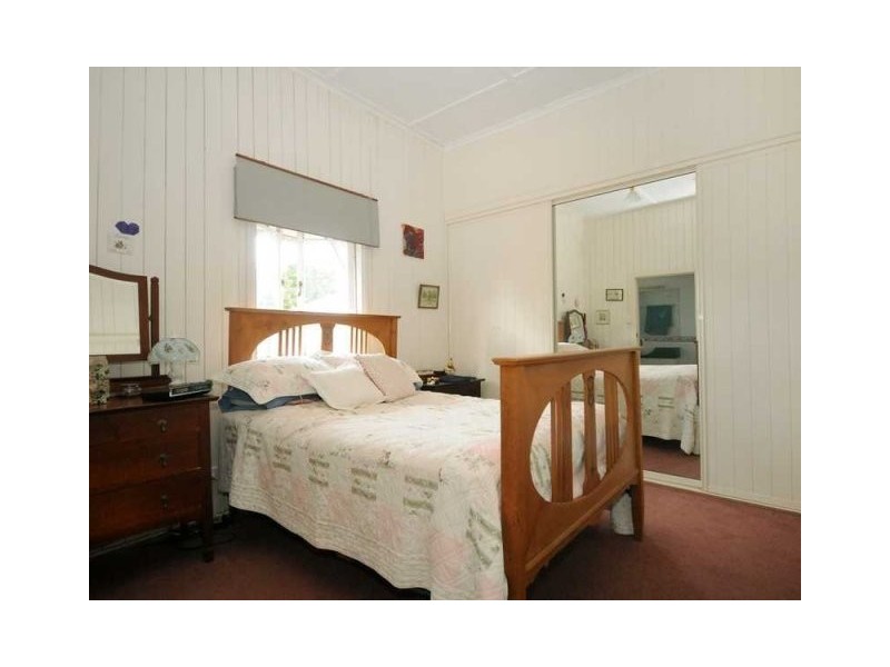 6 Ivory Street, North Toowoomba QLD 4350
