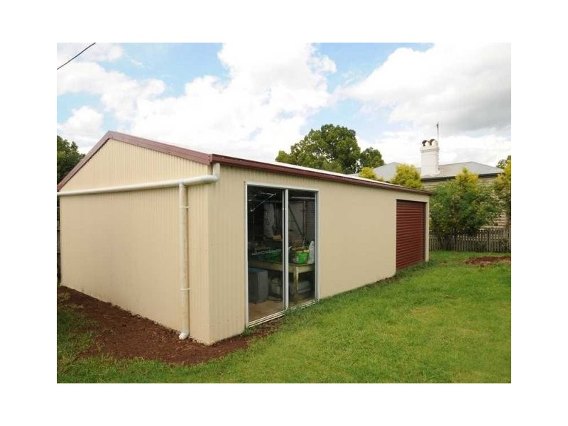 6 Ivory Street, North Toowoomba QLD 4350