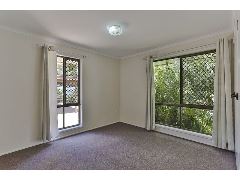 15 Lindberg Street, Wilsonton QLD 4350
