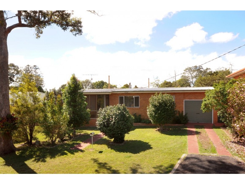 6 Amos Crescent, Mount Lofty QLD 4350