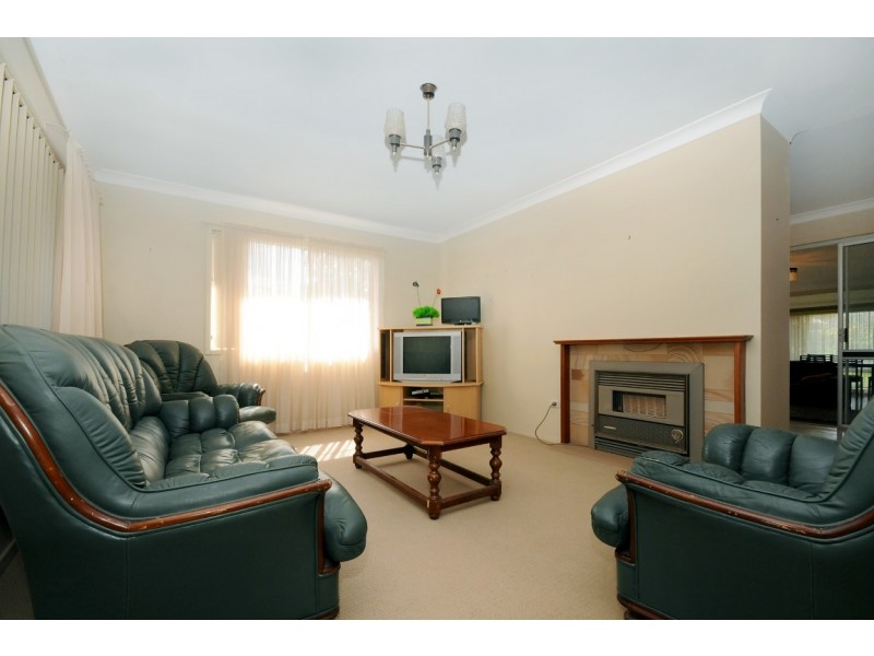 6 Amos Crescent, Mount Lofty QLD 4350