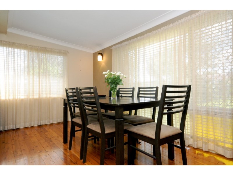 6 Amos Crescent, Mount Lofty QLD 4350