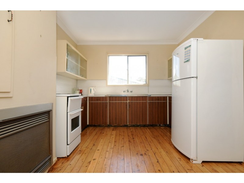 6 Amos Crescent, Mount Lofty QLD 4350