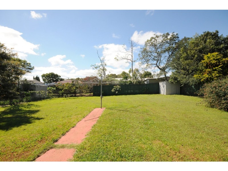 6 Amos Crescent, Mount Lofty QLD 4350