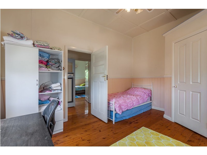 74 Taylor Street, Newtown QLD 4350
