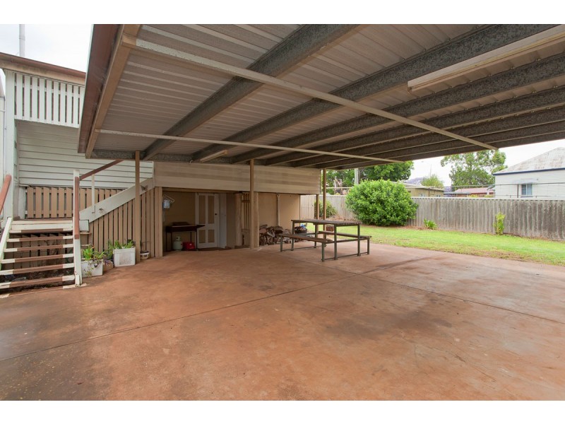 275 James Street, Newtown QLD 4350