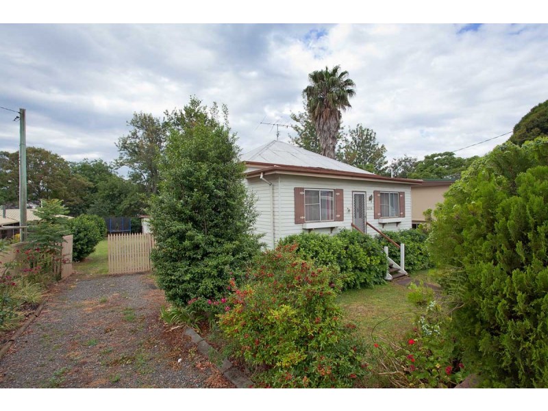 275 James Street, Newtown QLD 4350
