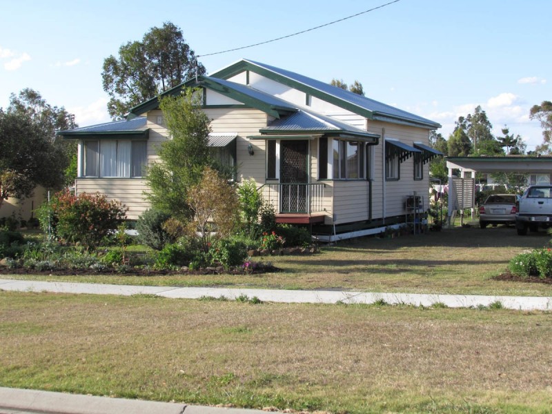 6 Eton Street, Cambooya QLD 4358