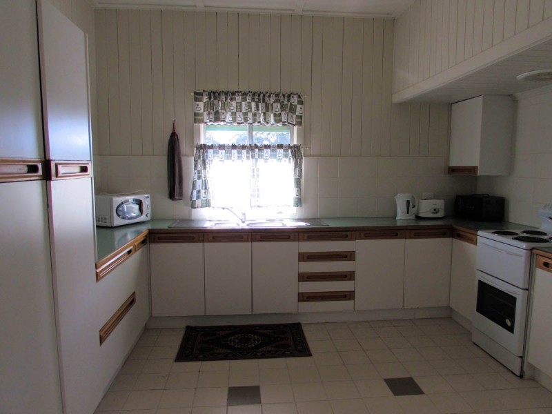 6 Eton Street, Cambooya QLD 4358