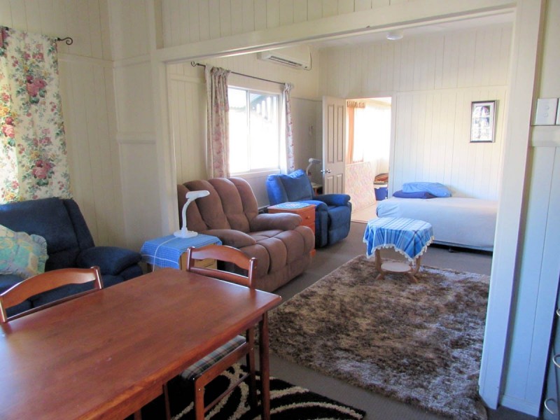 6 Eton Street, Cambooya QLD 4358