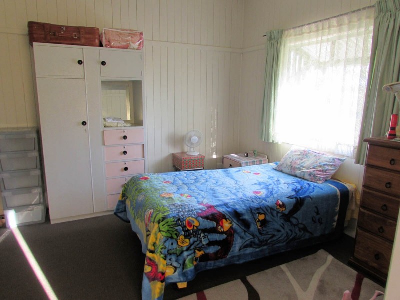 6 Eton Street, Cambooya QLD 4358