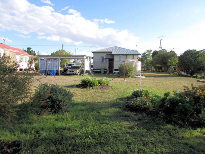 6 Eton Street, Cambooya QLD 4358