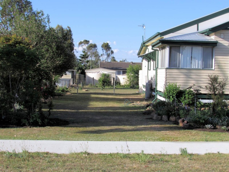6 Eton Street, Cambooya QLD 4358