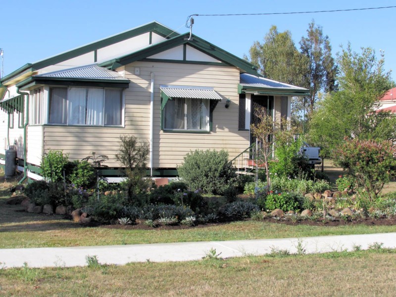 6 Eton Street, Cambooya QLD 4358