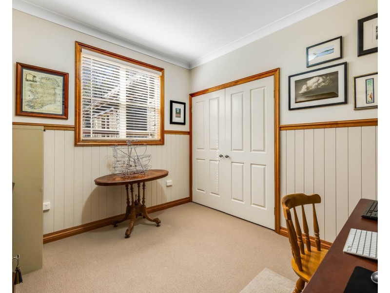 31 Coral Sea Drive, Middle Ridge QLD 4350