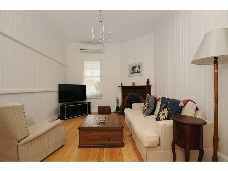 9 Kenneth Street, North Toowoomba QLD 4350