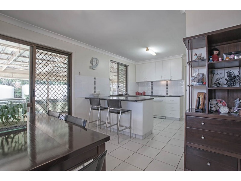 27 Banksia Street, Newtown QLD 4350