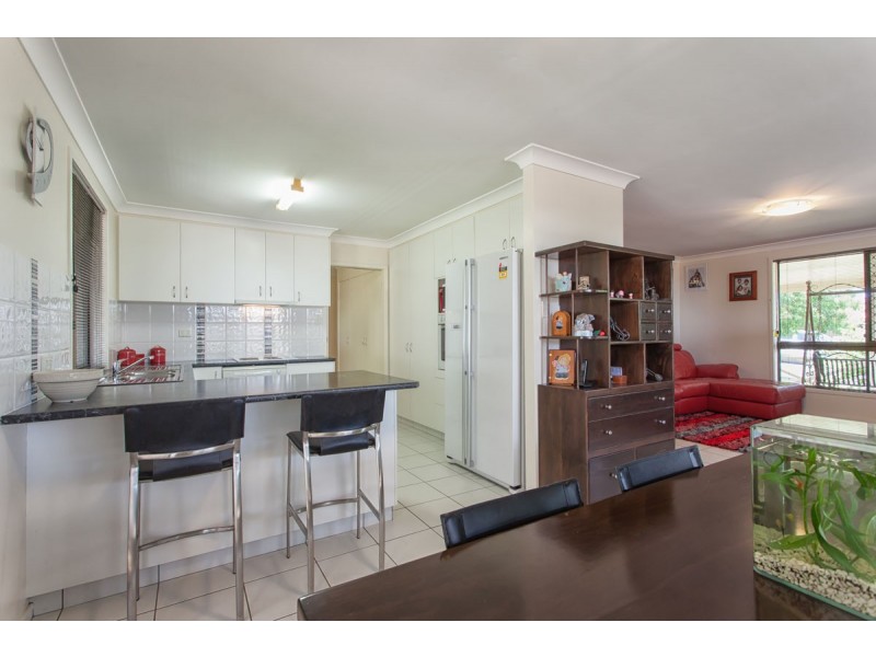 27 Banksia Street, Newtown QLD 4350