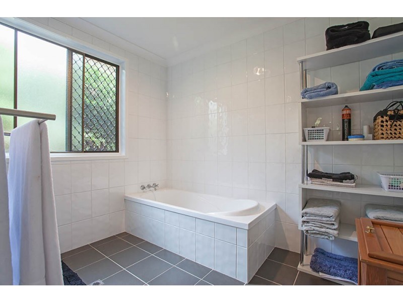 27 Banksia Street, Newtown QLD 4350