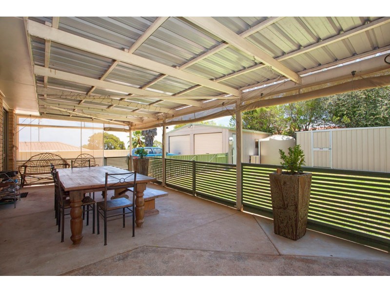 27 Banksia Street, Newtown QLD 4350