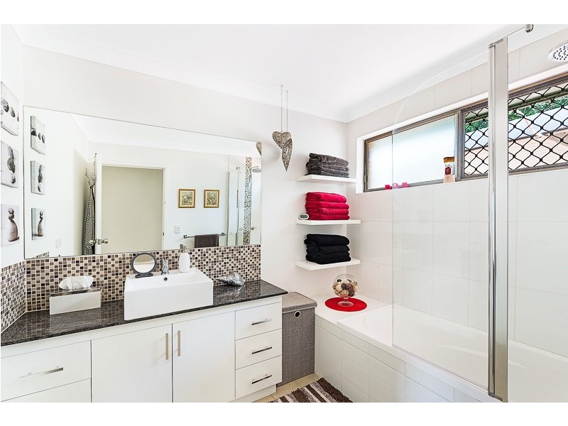 3 Outlook Crescent, Blue Mountain Heights QLD 4350