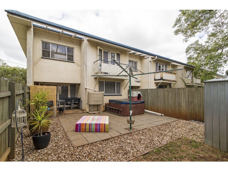 1/329 Hume Street, South Toowoomba QLD 4350