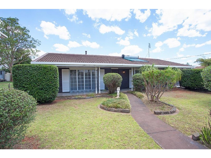 6 Mina Street, Rangeville QLD 4350