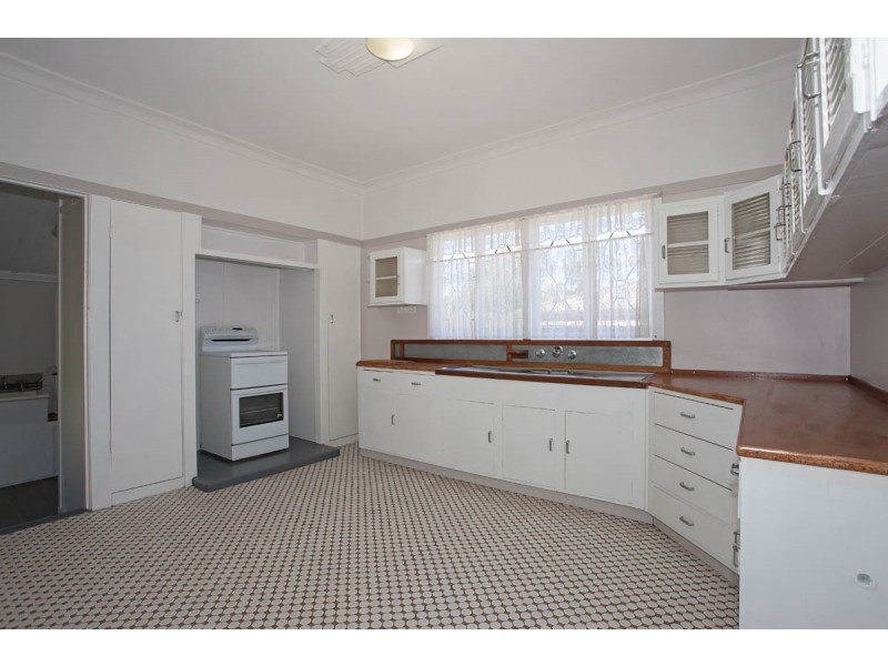 182 Ruthven Street, North Toowoomba QLD 4350