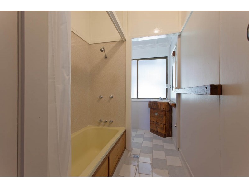182 Ruthven Street, North Toowoomba QLD 4350