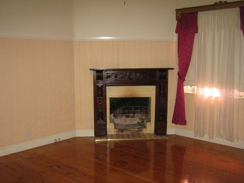 74 Taylor Street, Newtown QLD 4350