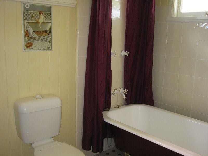 74 Taylor Street, Newtown QLD 4350