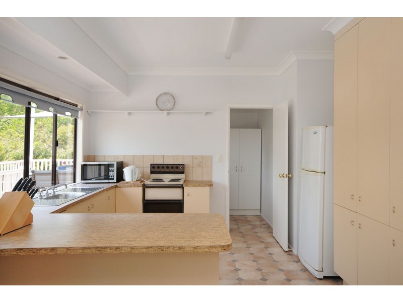 9 Spies Court, Mount Lofty QLD 4350