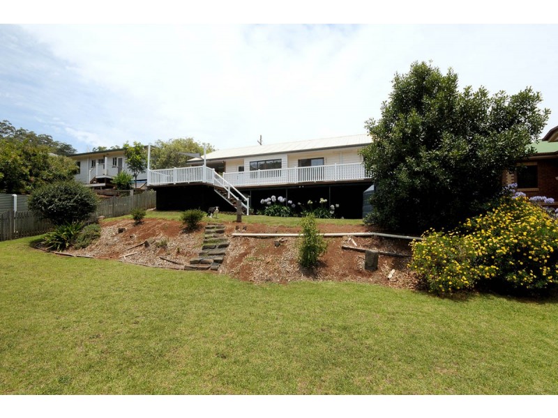 9 Spies Court, Mount Lofty QLD 4350
