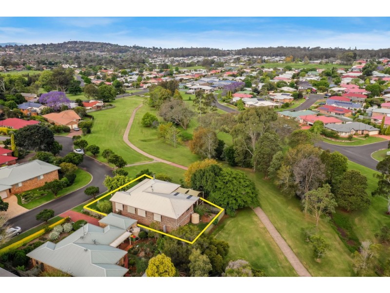 8 Tulip Court, Middle Ridge QLD 4350