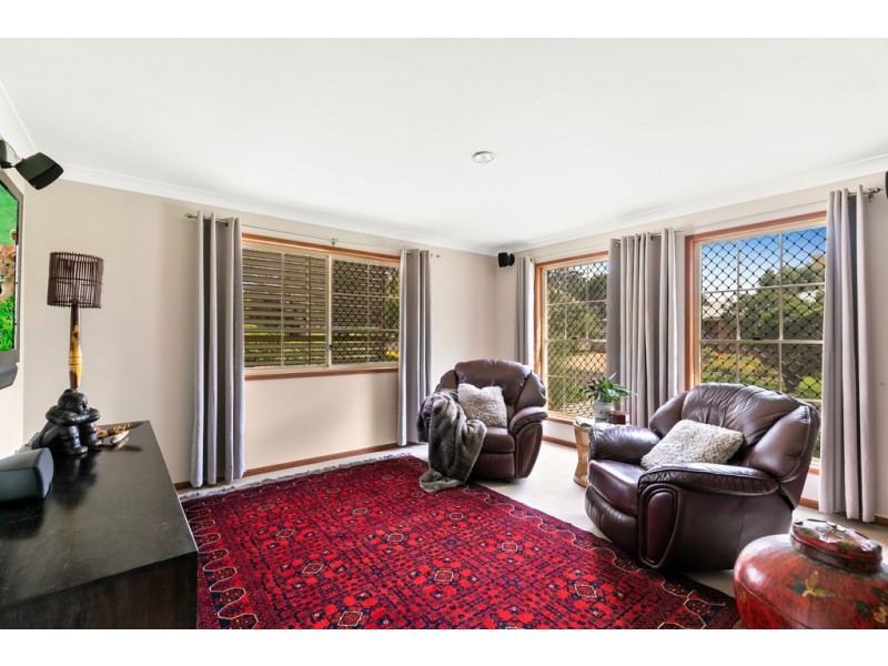 8 Tulip Court, Middle Ridge QLD 4350