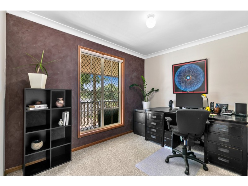 8 Tulip Court, Middle Ridge QLD 4350