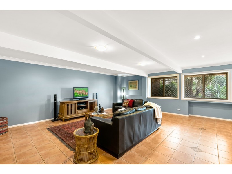 8 Tulip Court, Middle Ridge QLD 4350