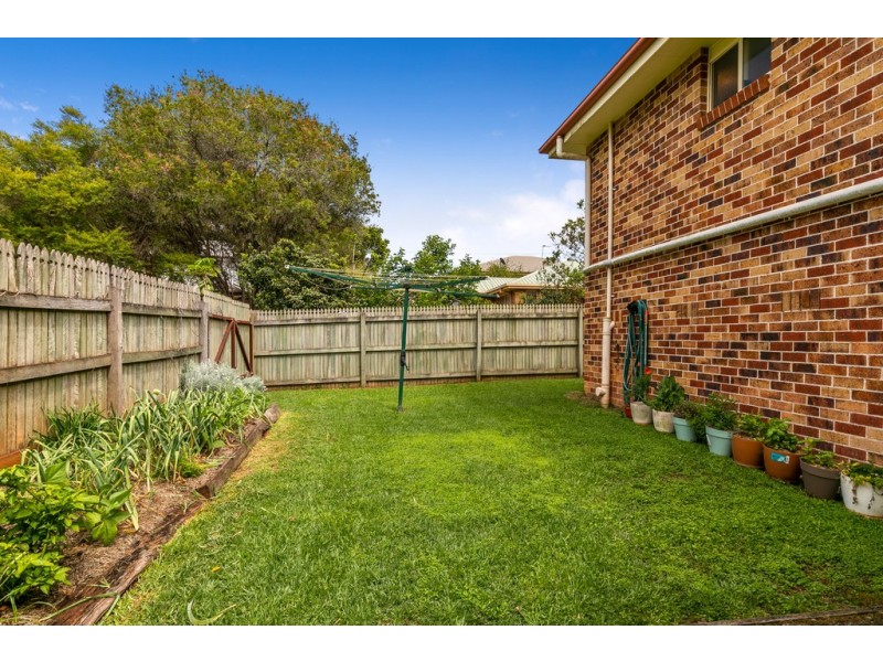8 Tulip Court, Middle Ridge QLD 4350
