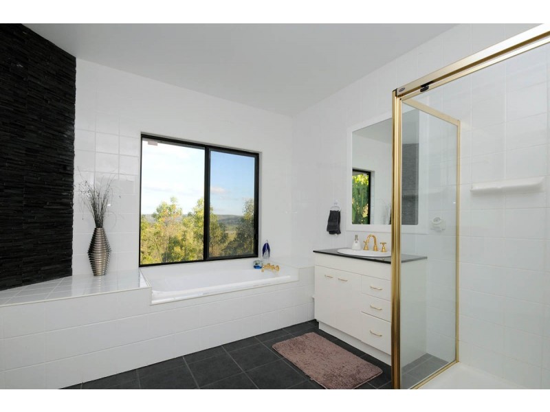 “Bella Eden” 140 Carroll Road, Hodgson Vale QLD 4352