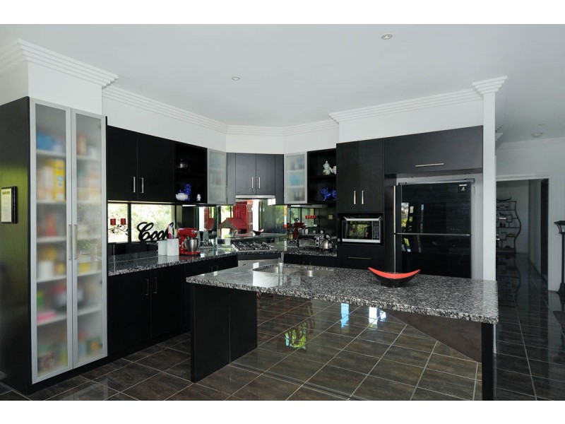 202 Preston Boundary Road, Top Camp QLD 4350