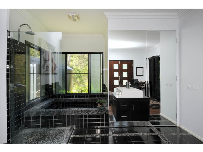 202 Preston Boundary Road, Top Camp QLD 4350