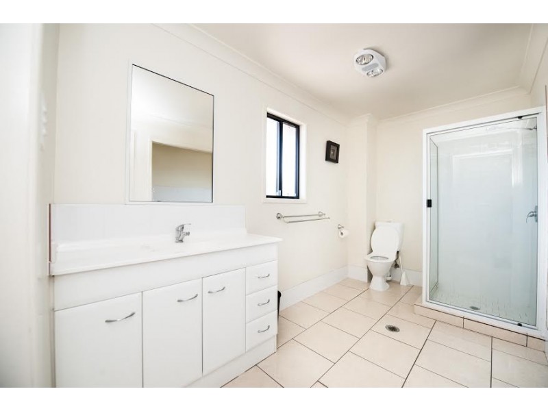 18/1-3 Uniplaza Court, Kearneys Spring QLD 4350