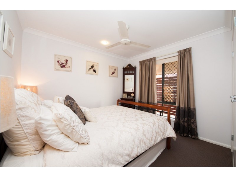 Unit 1/18 Willowburn Drive, Rockville QLD 4350