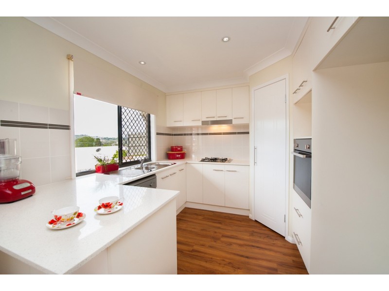 Unit 2/18 Willowburn Drive, Rockville QLD 4350