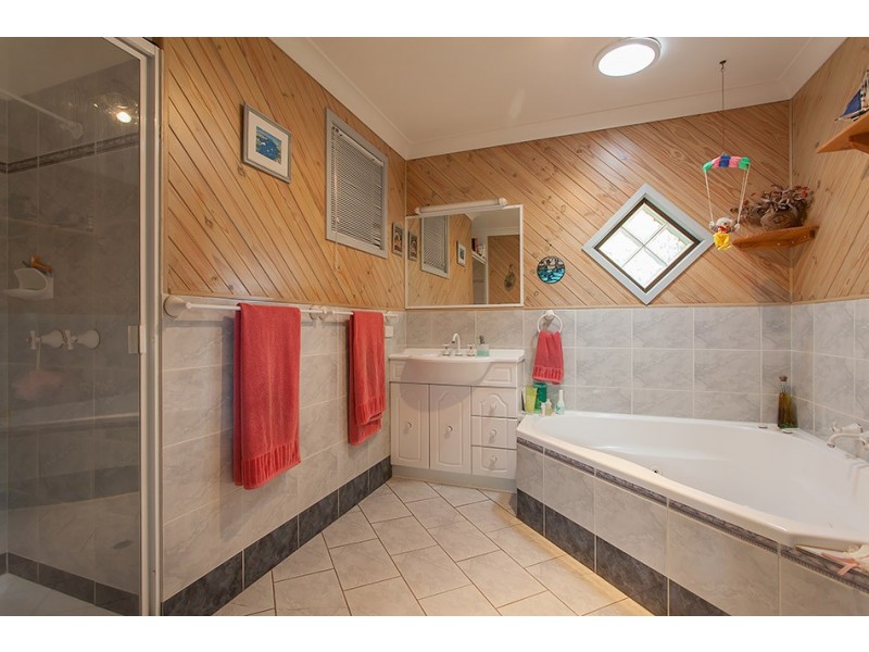 5 Glengowan Court, Newtown QLD 4350