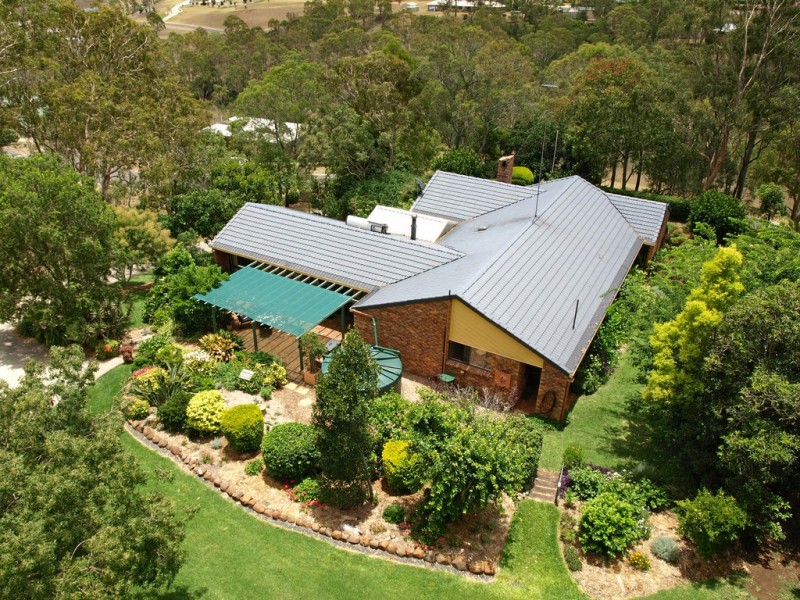 4 Echidna Crescent, Top Camp QLD 4350
